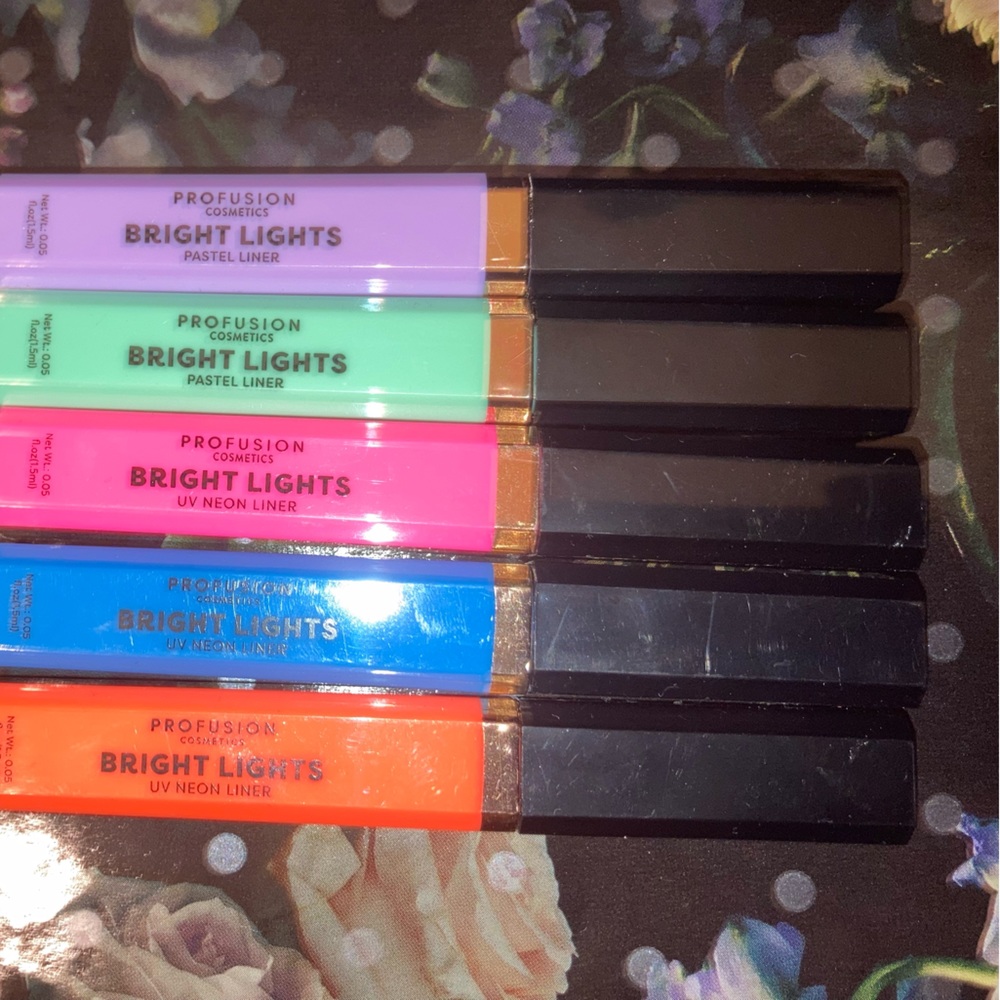 Bright lights neon and pastel UV eye liners